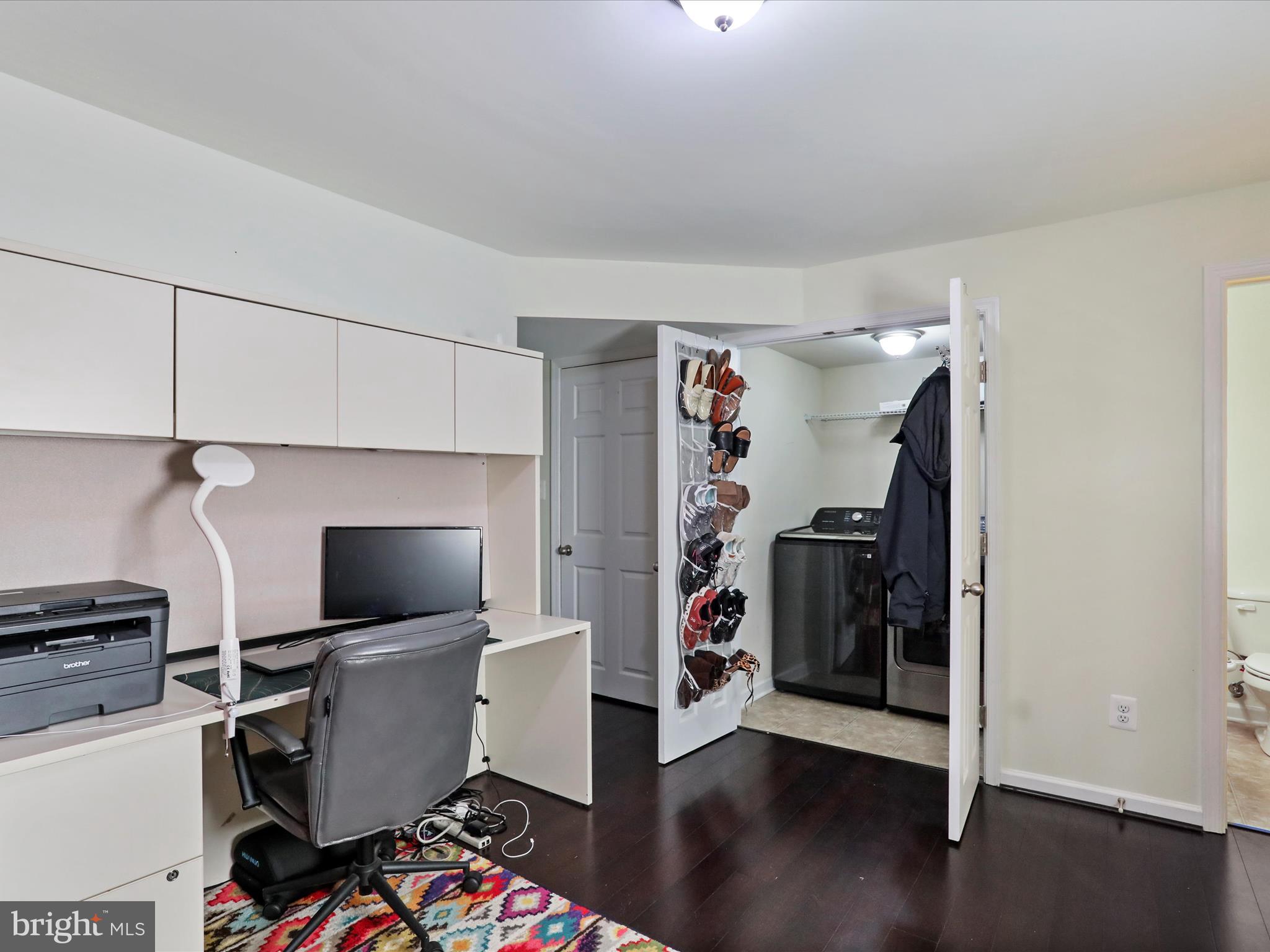 LAKELAND PLACE - Residential