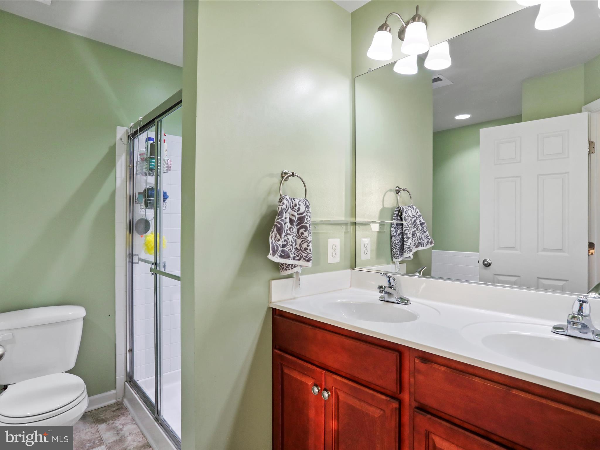 LAKELAND PLACE - Residential