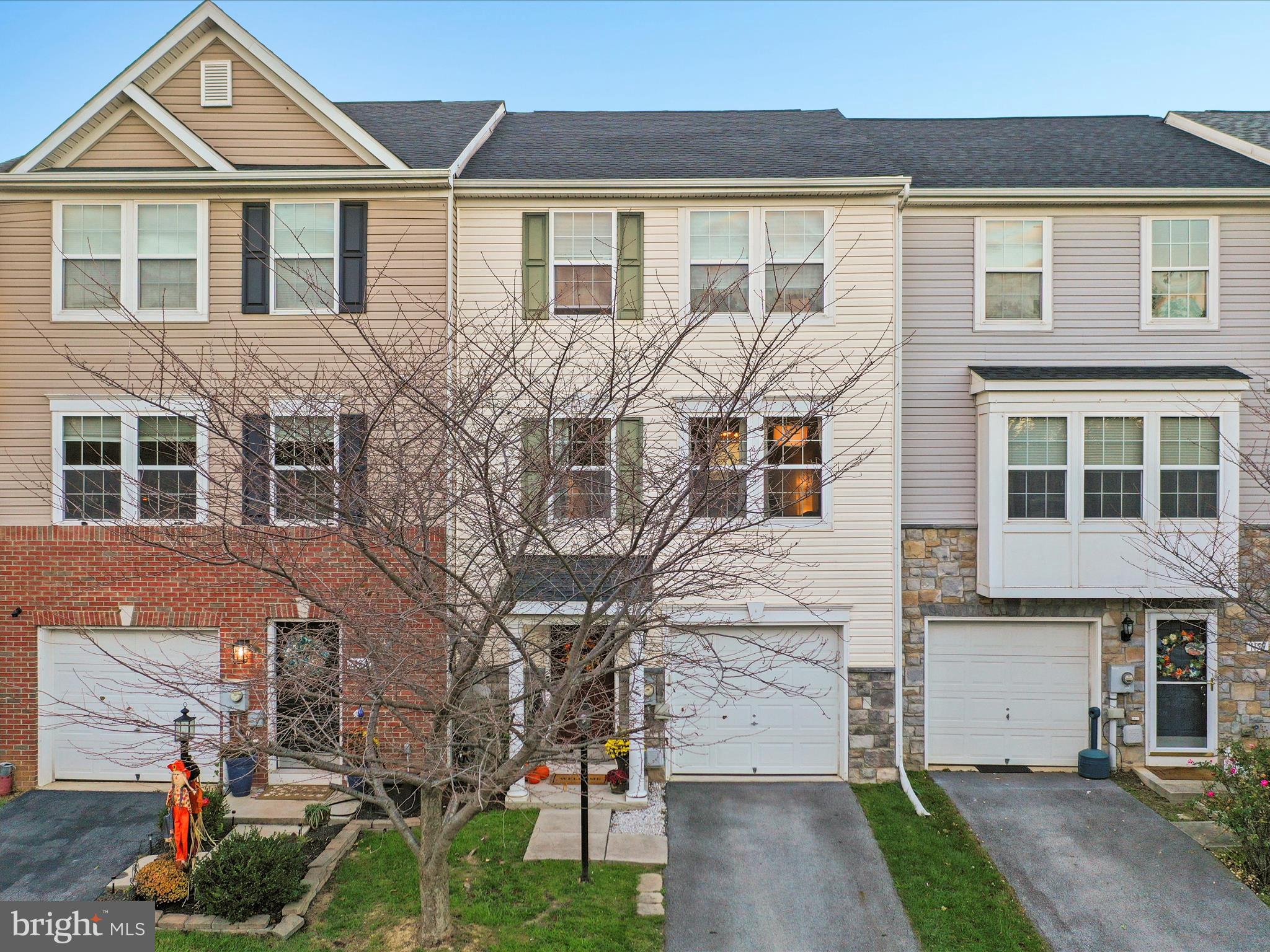 LAKELAND PLACE - Residential