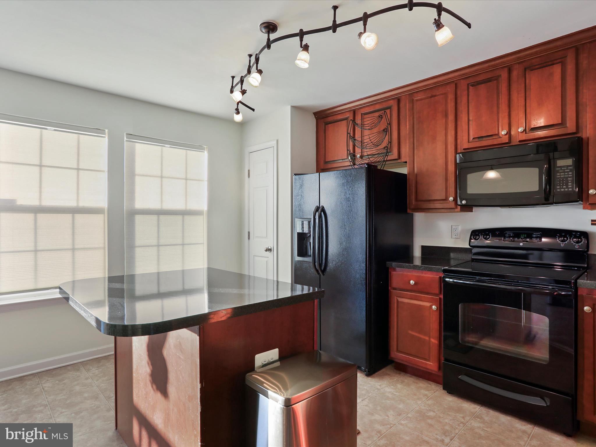 LAKELAND PLACE - Residential