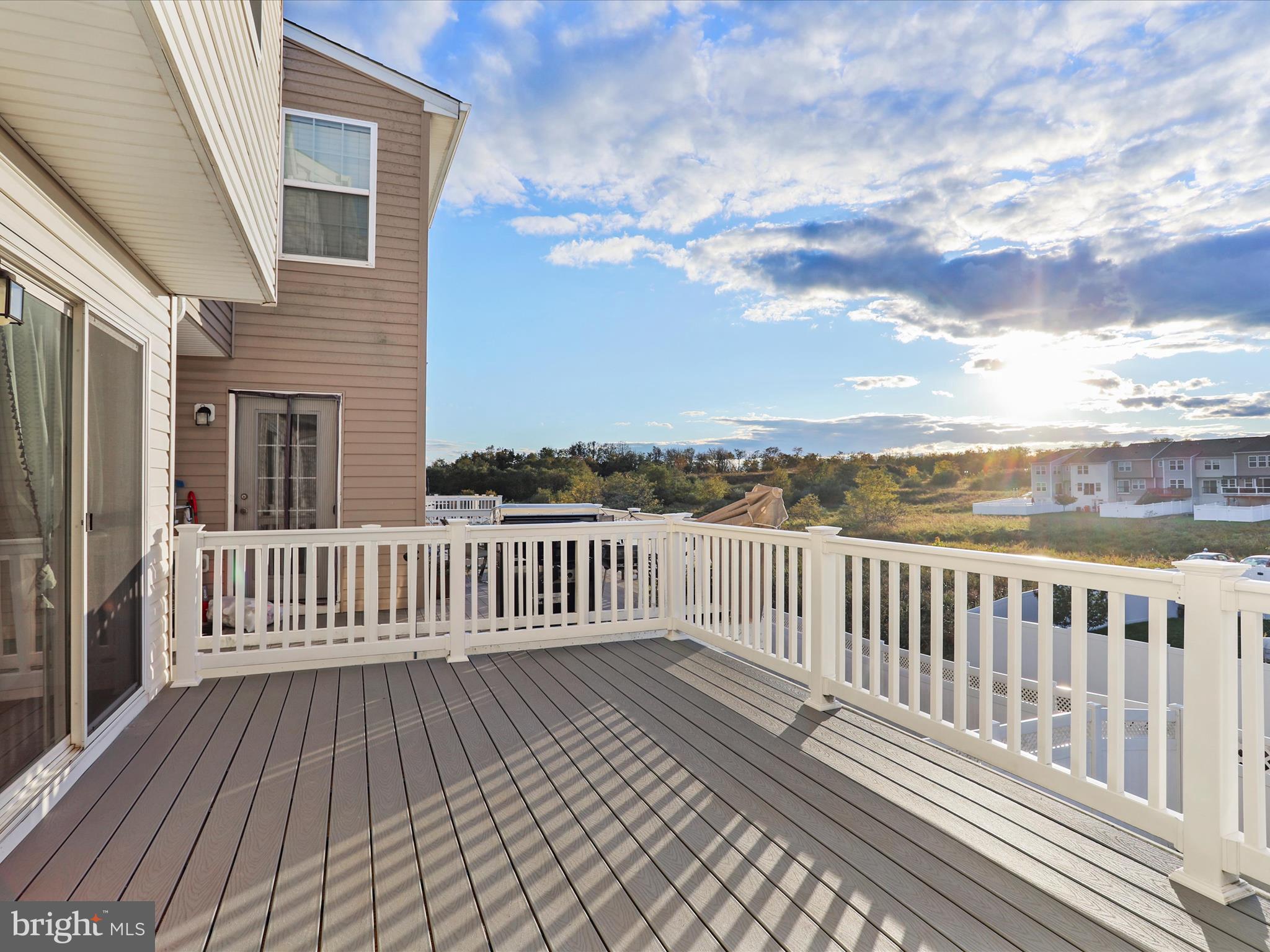 LAKELAND PLACE - Residential