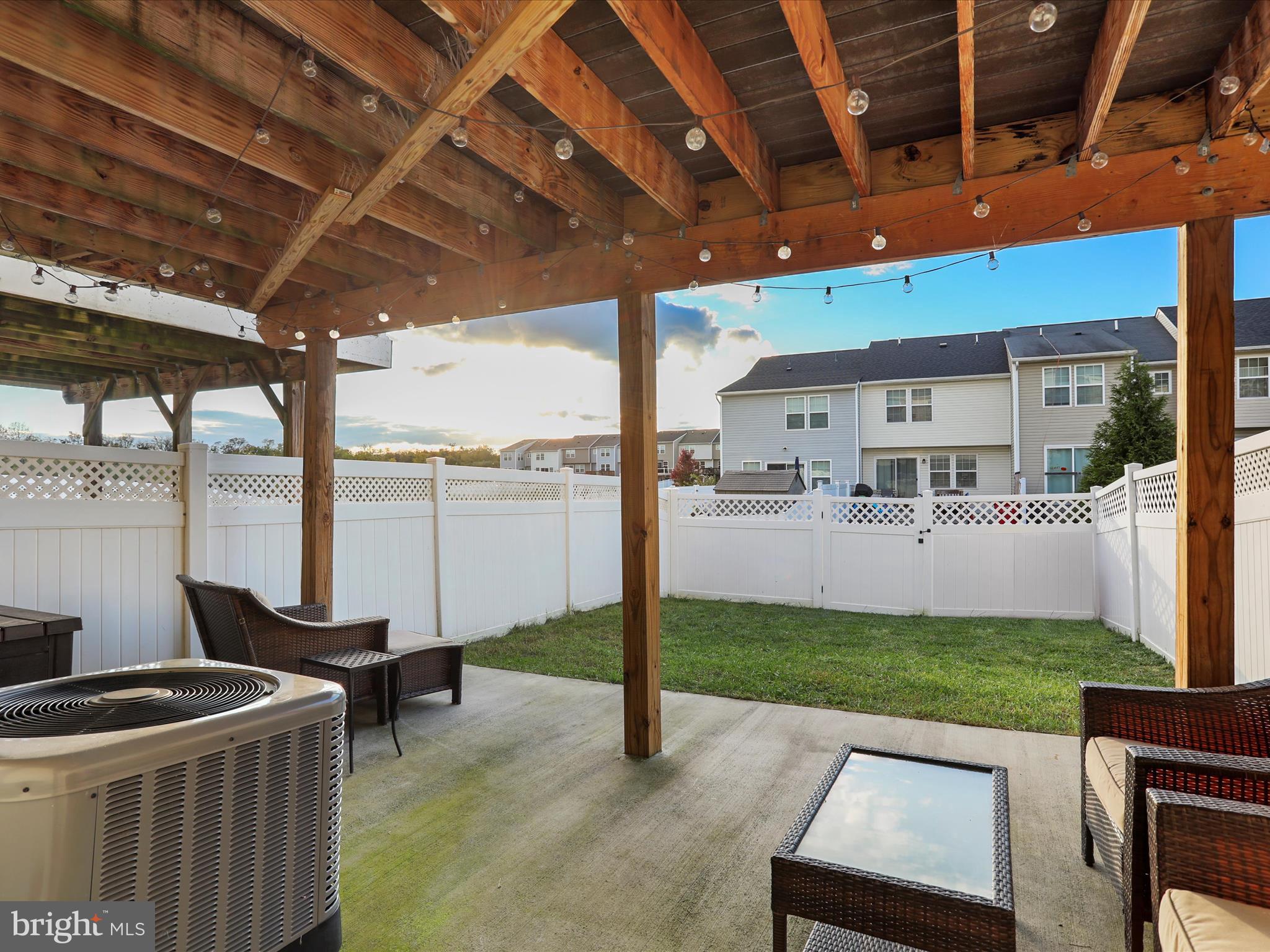 LAKELAND PLACE - Residential