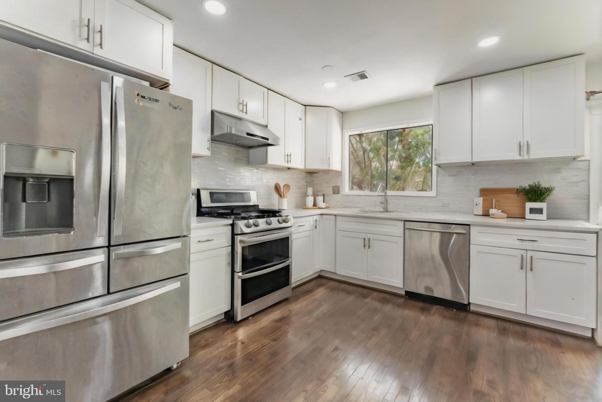 SOUTHGATE SQUARE CLUSTER - Residential