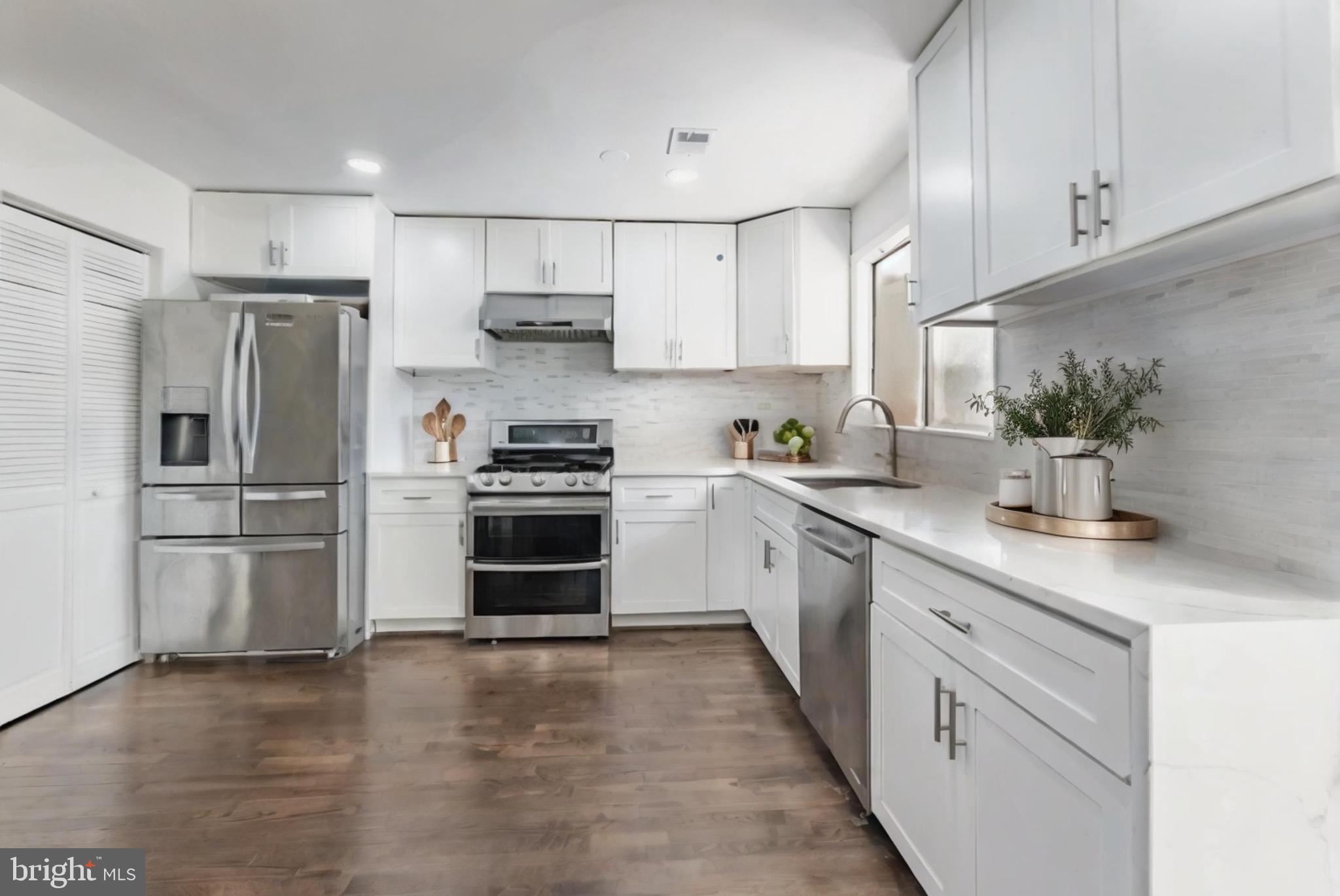 SOUTHGATE SQUARE CLUSTER - Residential