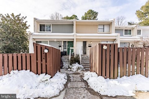 Property photo of 2412 Southgate Square, Reston, VA 20191