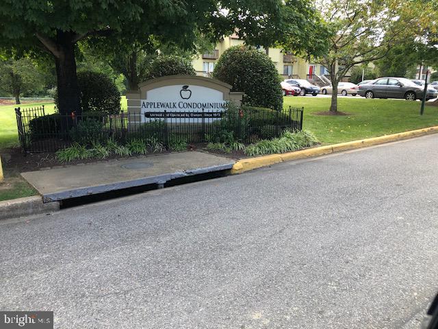 APPLEWALK CONDO - Residential