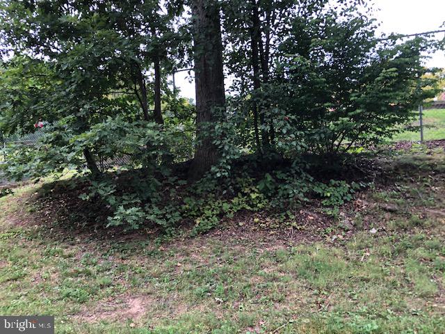 APPLEWALK CONDO - Residential