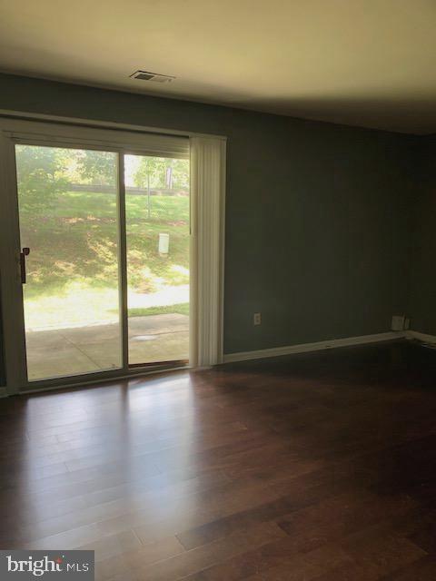 APPLEWALK CONDO - Residential