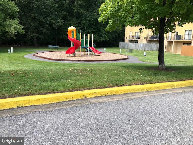 APPLEWALK CONDO - Residential