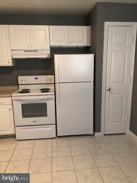 APPLEWALK CONDO - Residential