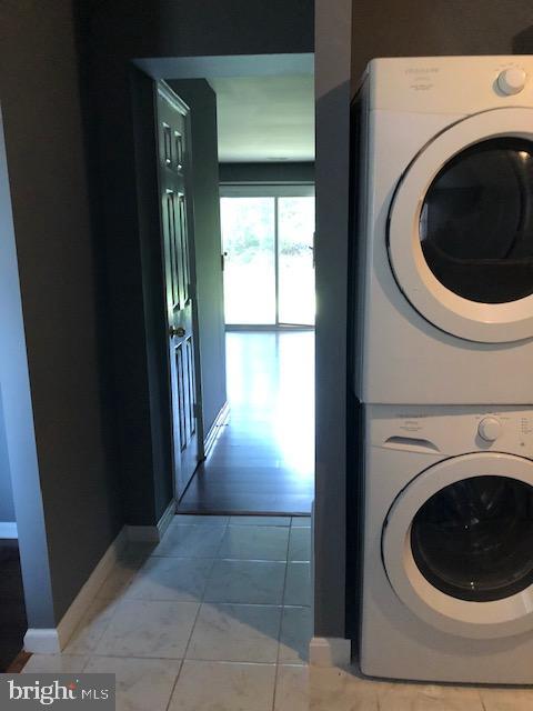 APPLEWALK CONDO - Residential