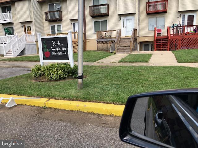 APPLEWALK CONDO - Residential