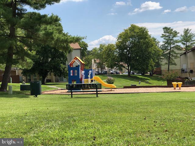 APPLEWALK CONDO - Residential