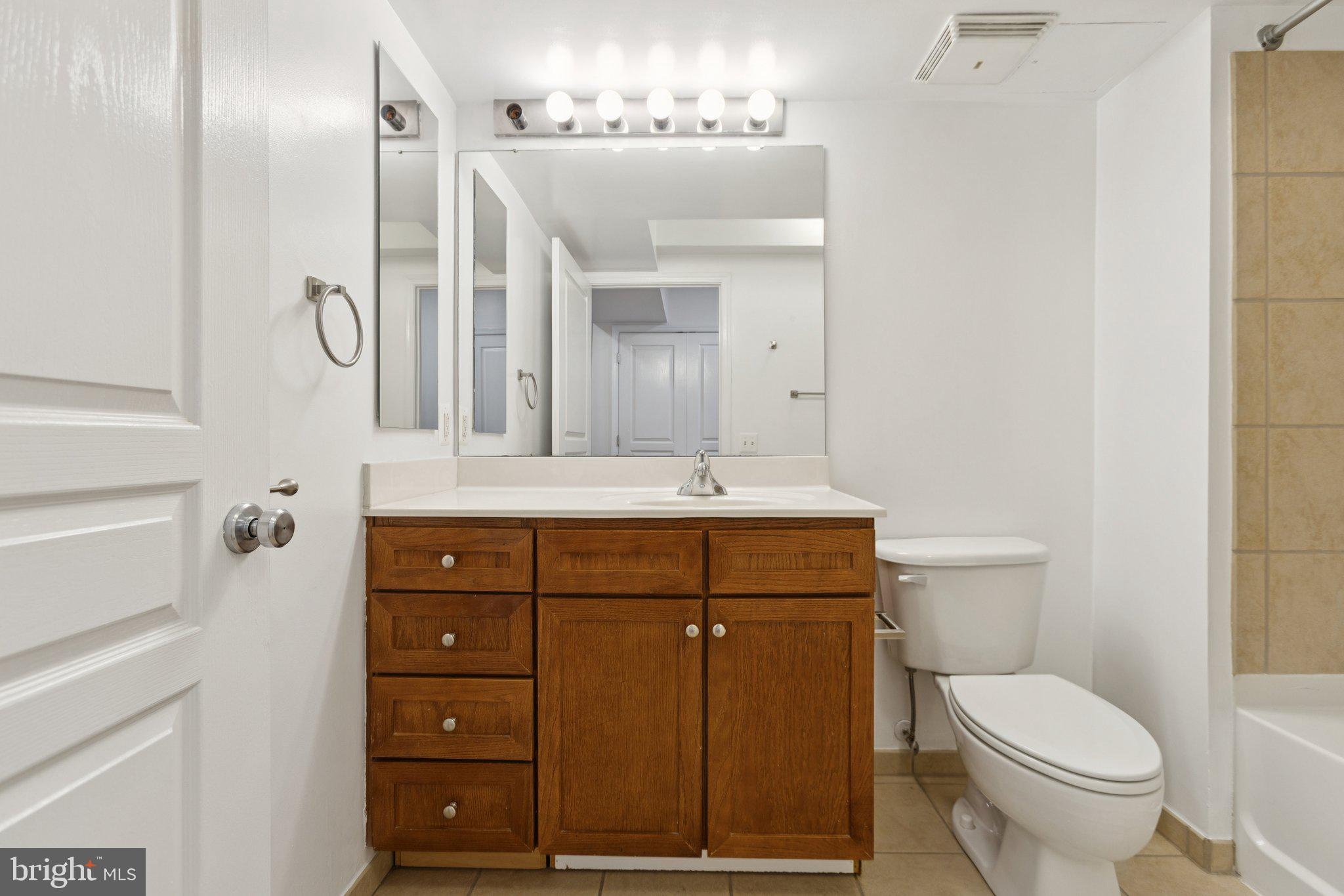 616 E NW 217