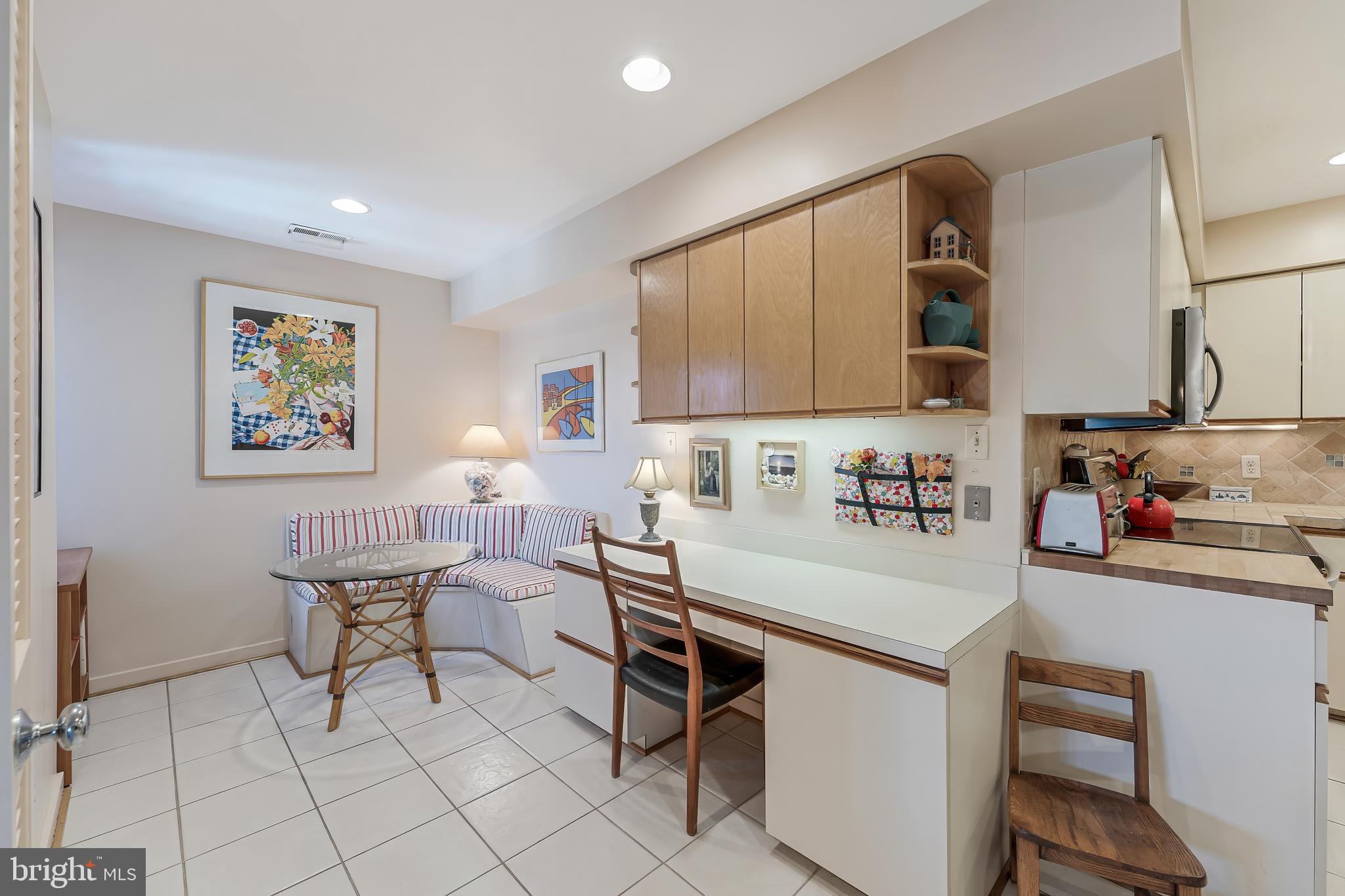 WATERFORD SQUARE - Residential