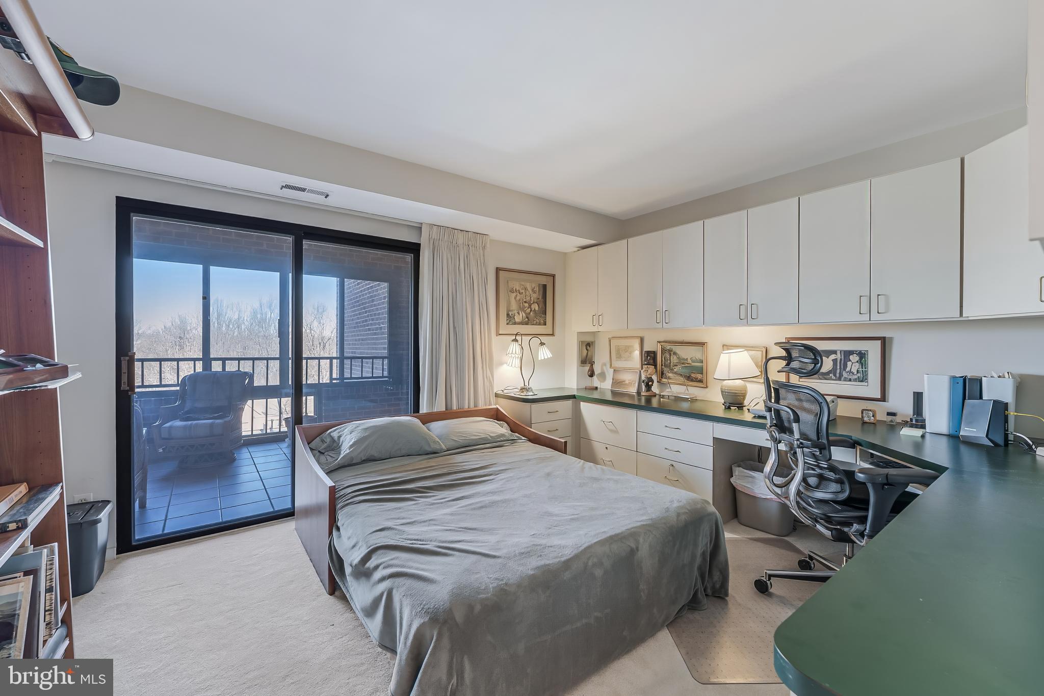 WATERFORD SQUARE - Residential