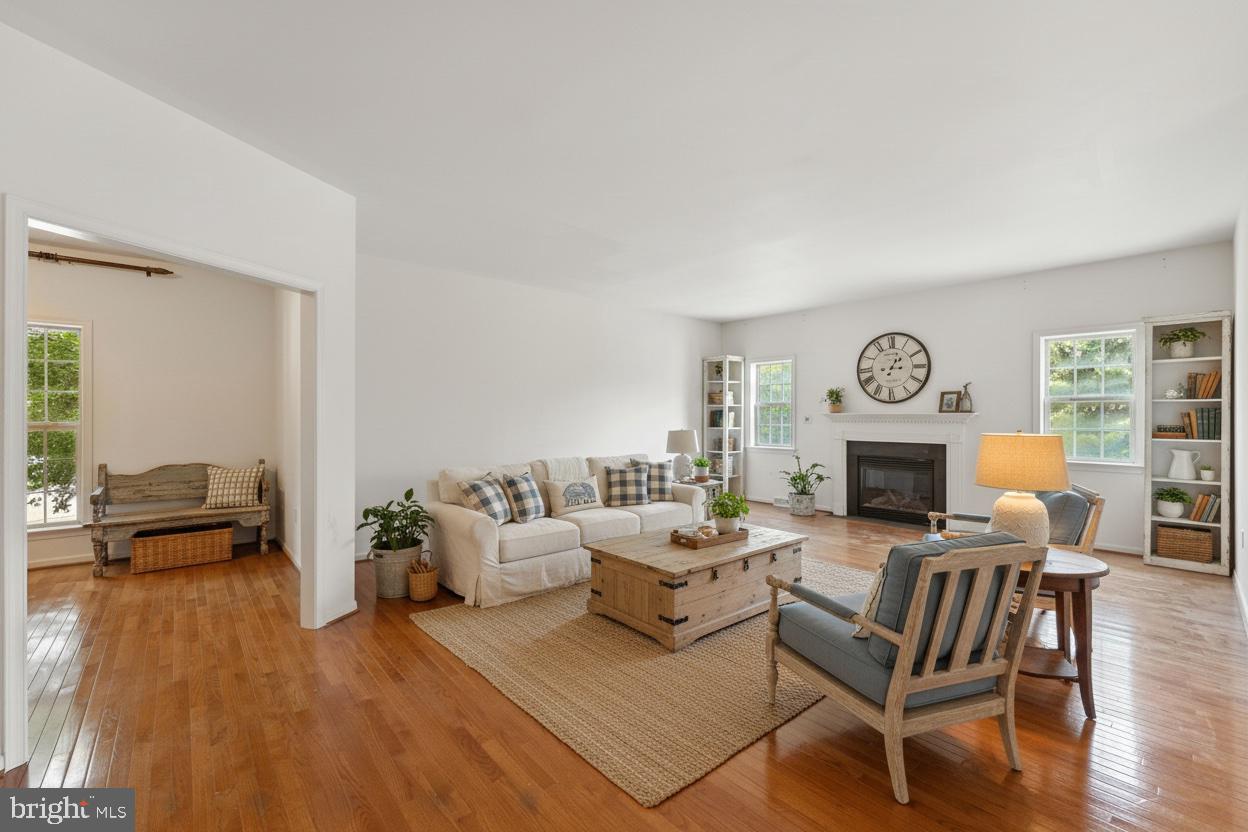 FOX CHASE - Residential