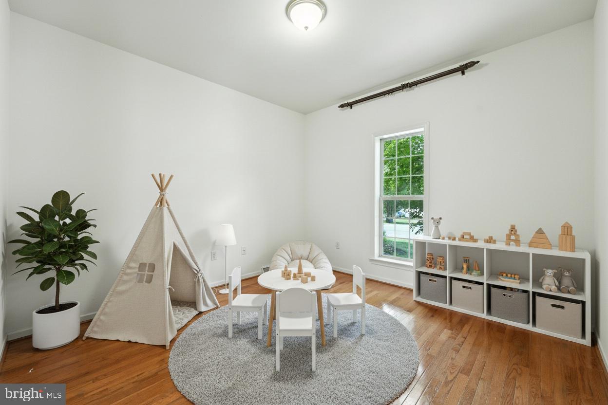 FOX CHASE - Residential