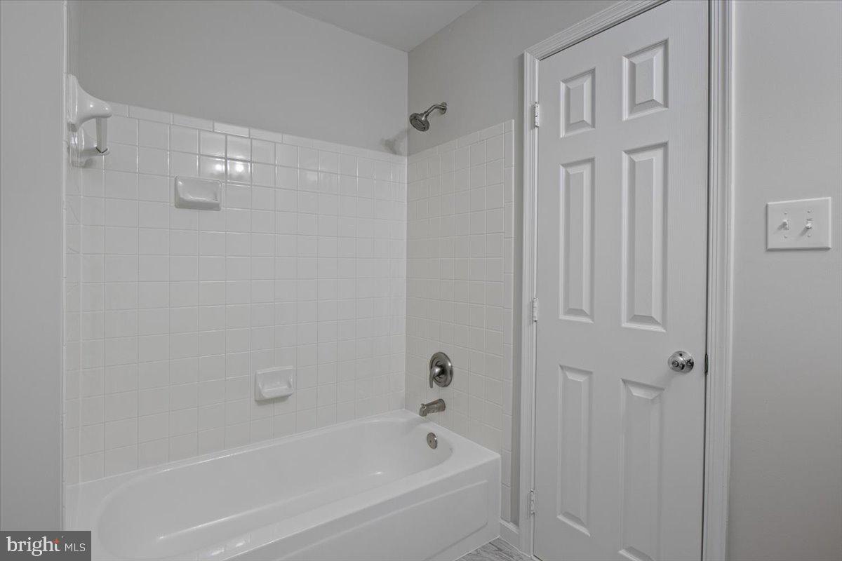 CENTREVILLE GREEN - Residential