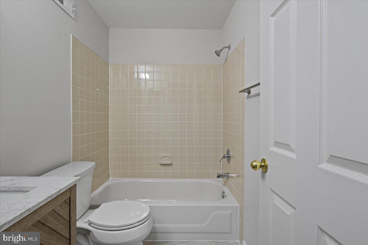 CENTREVILLE GREEN - Residential