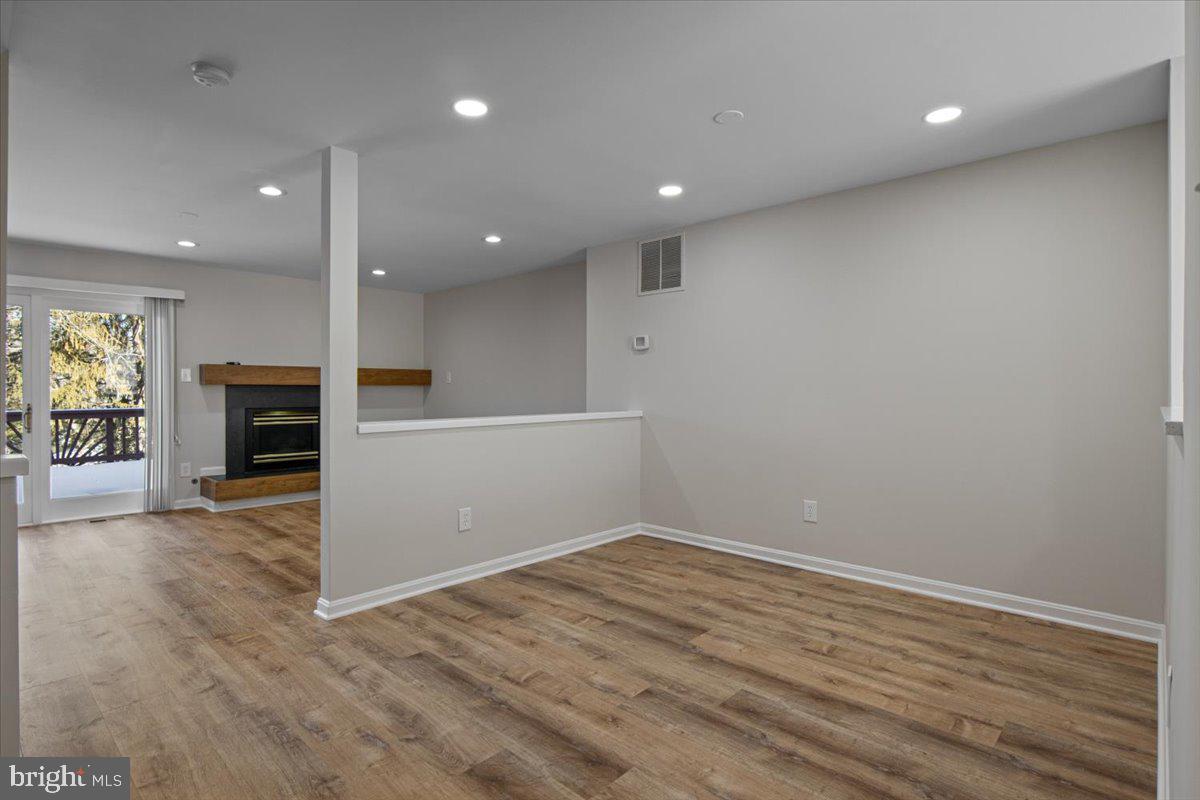 CENTREVILLE GREEN - Residential