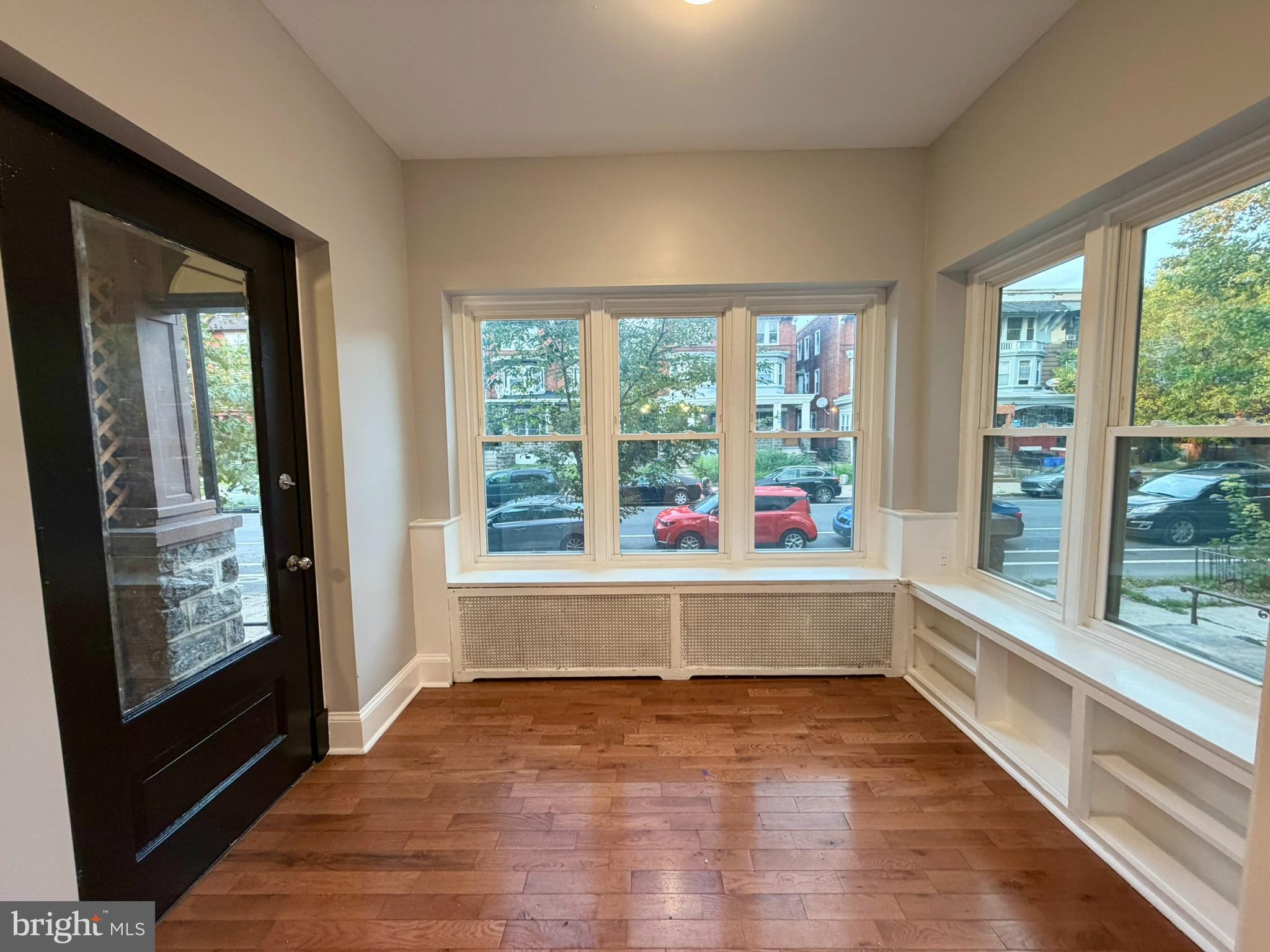 5028 WALNUT STREET 1F