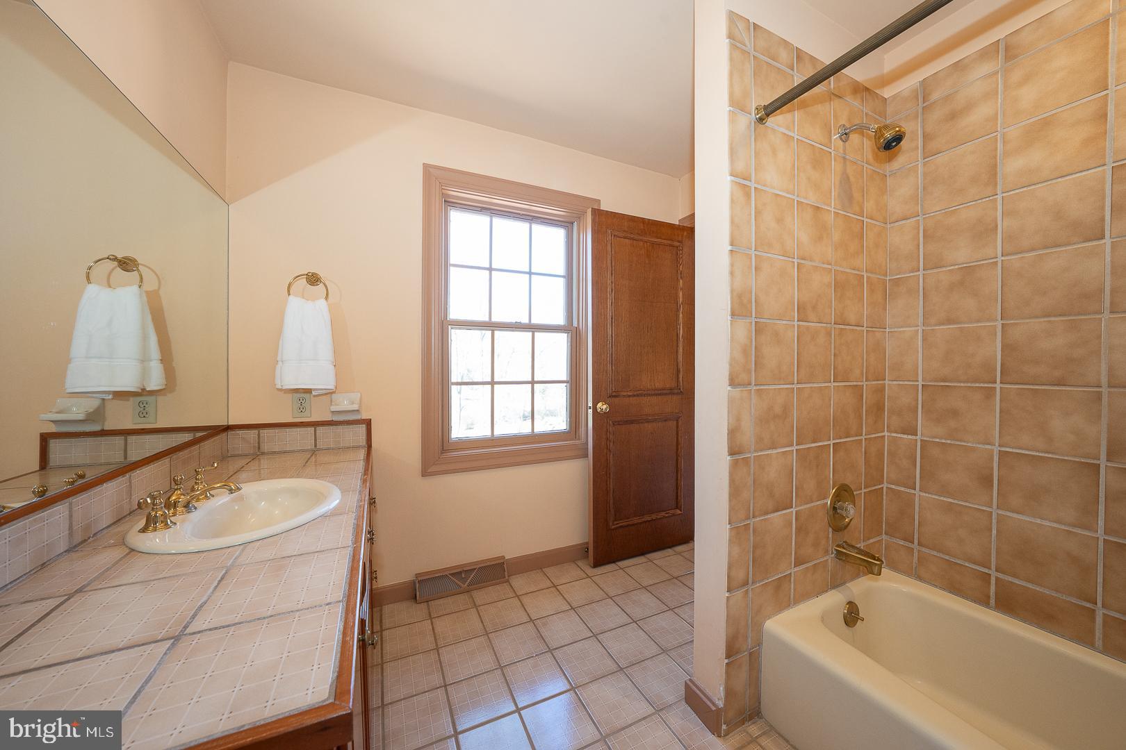 RADNOR HUNT - Residential