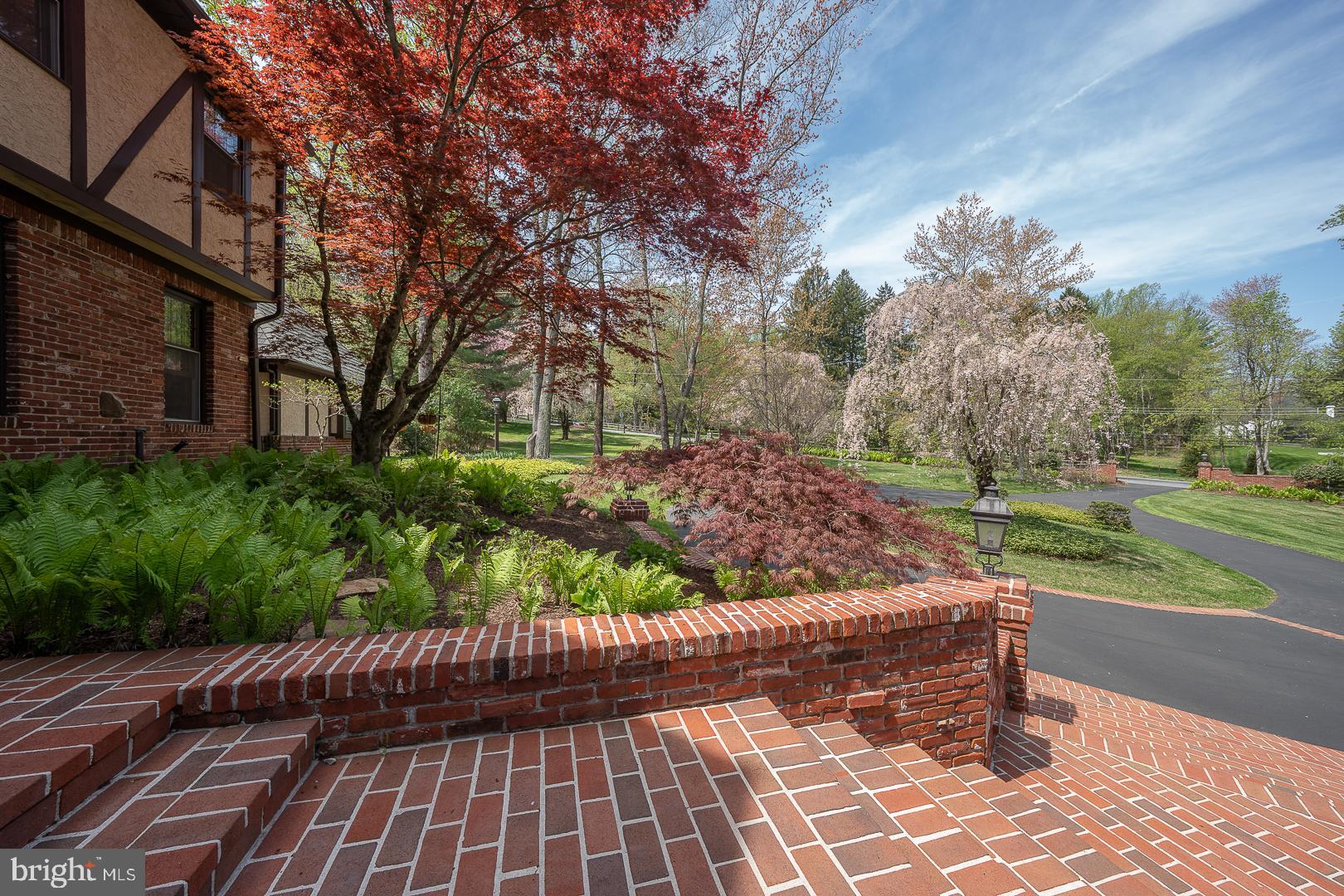 RADNOR HUNT - Residential