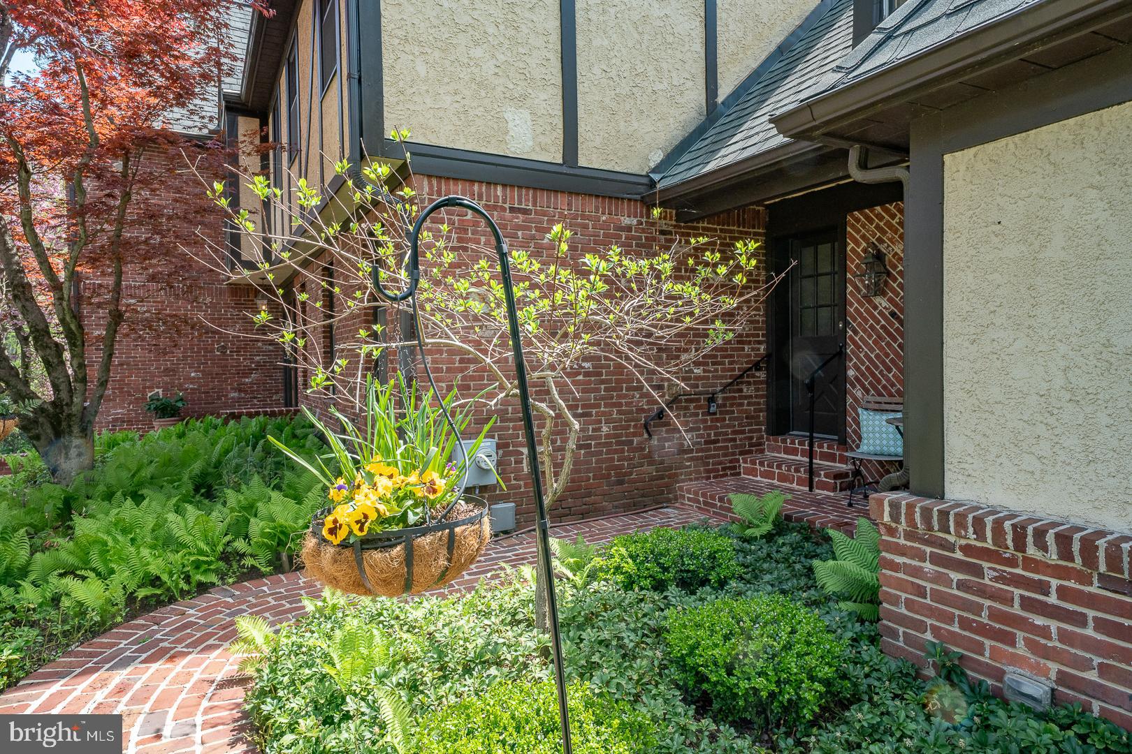 RADNOR HUNT - Residential