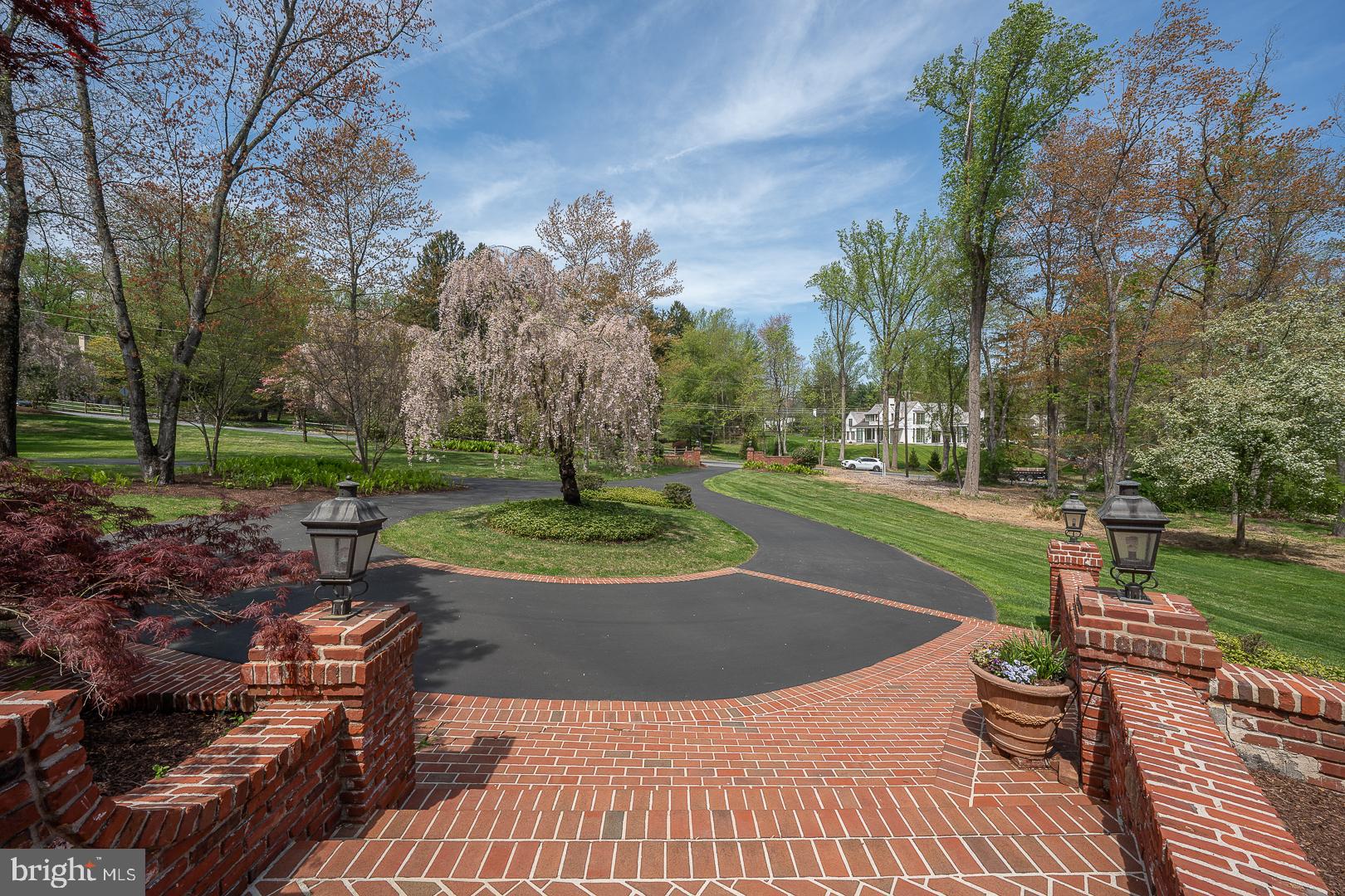 RADNOR HUNT - Residential