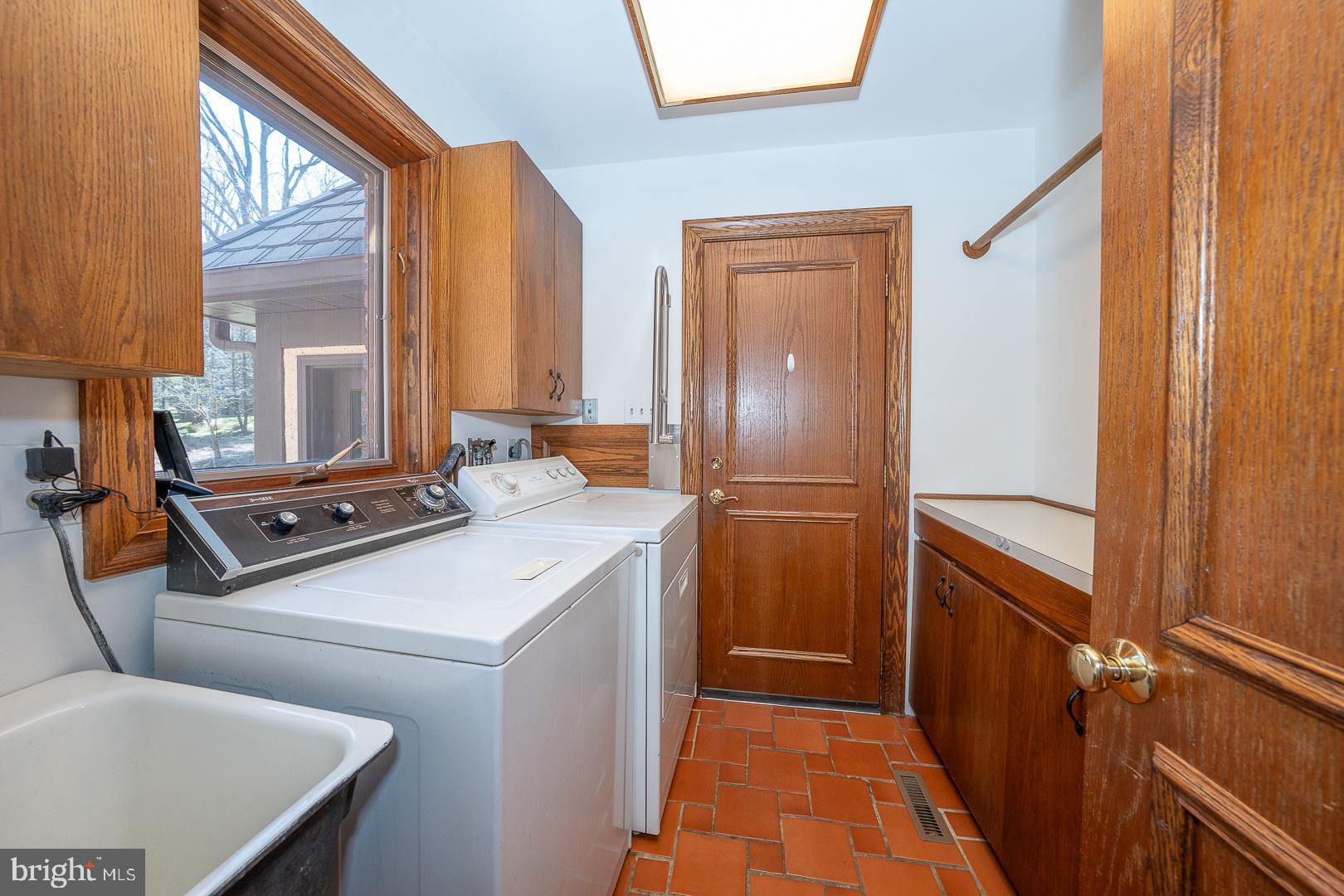 RADNOR HUNT - Residential