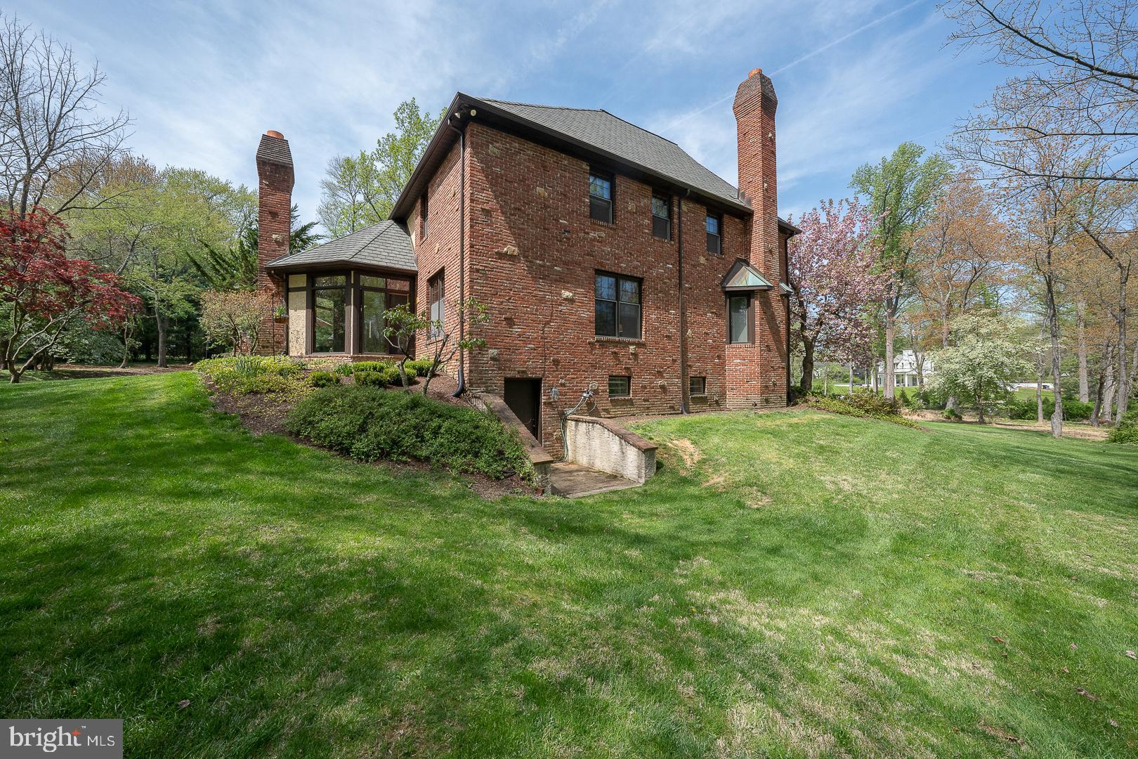 RADNOR HUNT - Residential