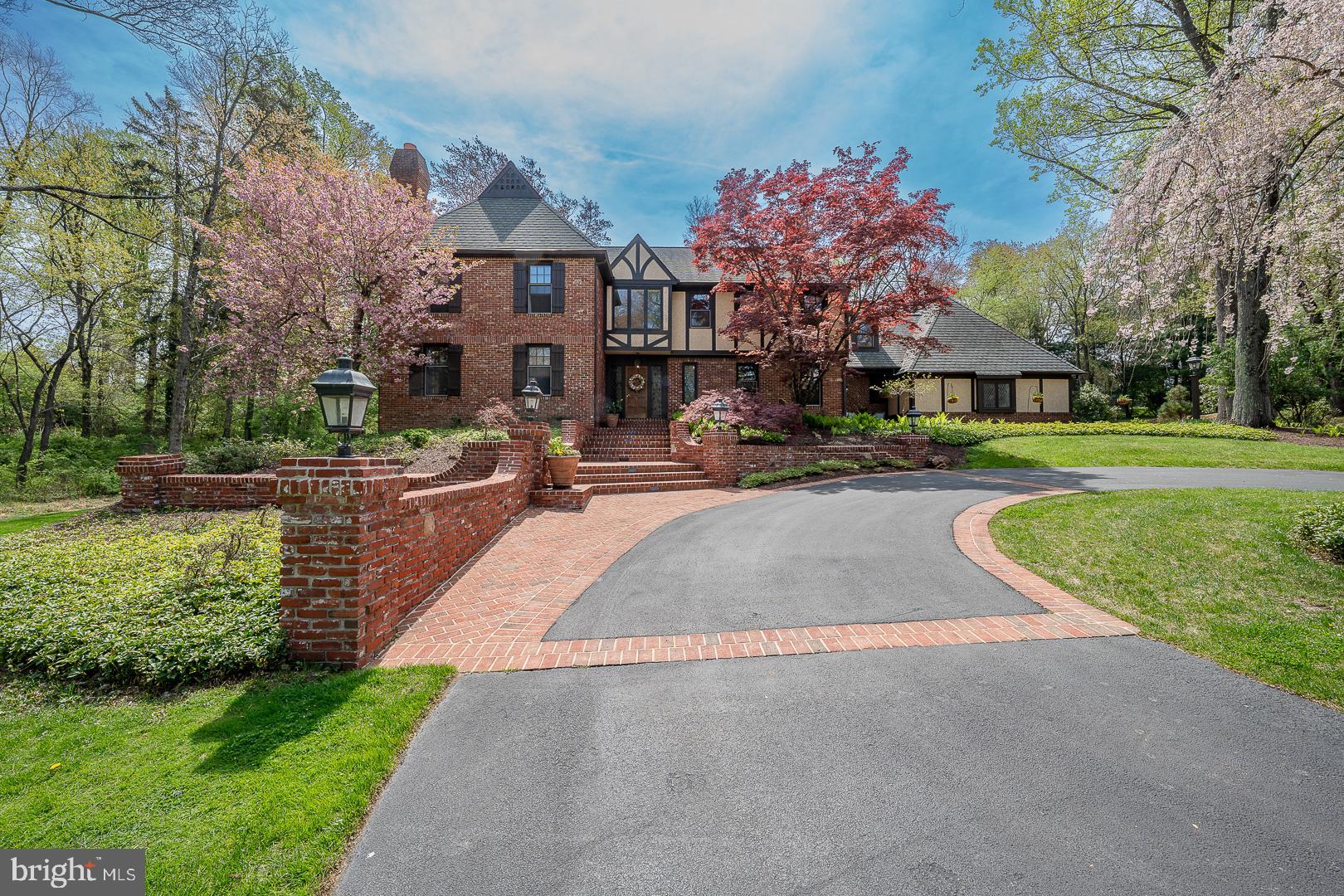 RADNOR HUNT - Residential