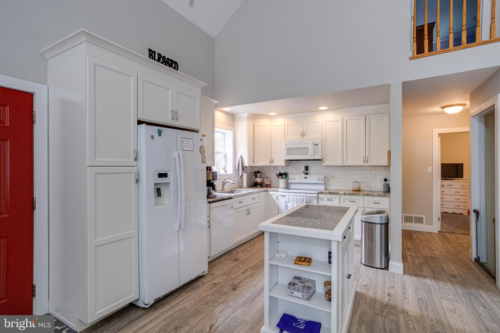 OCTORARO LAKES - Residential