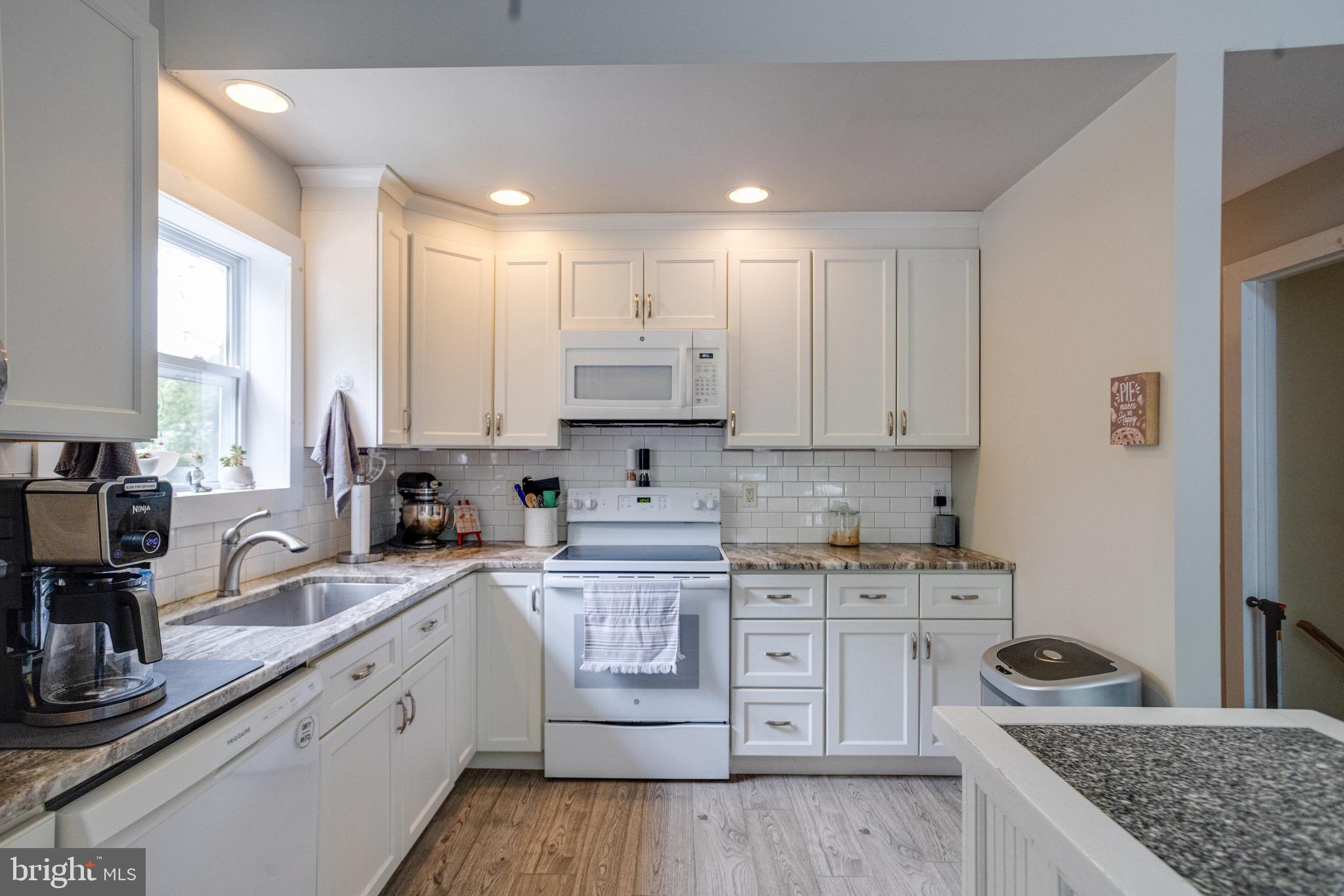 OCTORARO LAKES - Residential