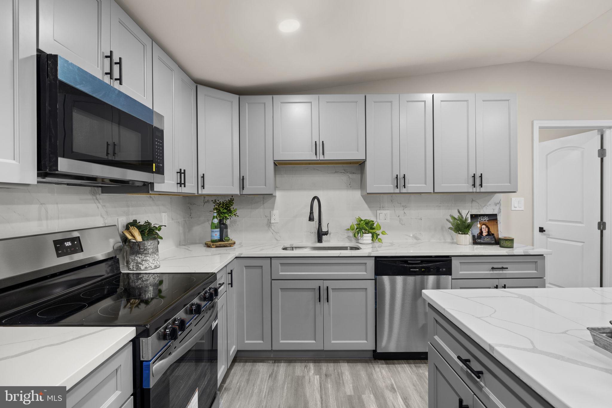 SADDLEBROOKE FARMS - Residential