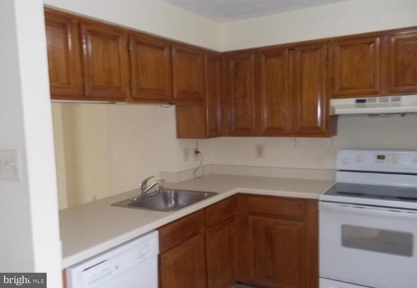 LITTLE ROCKY RUN - Residential Lease