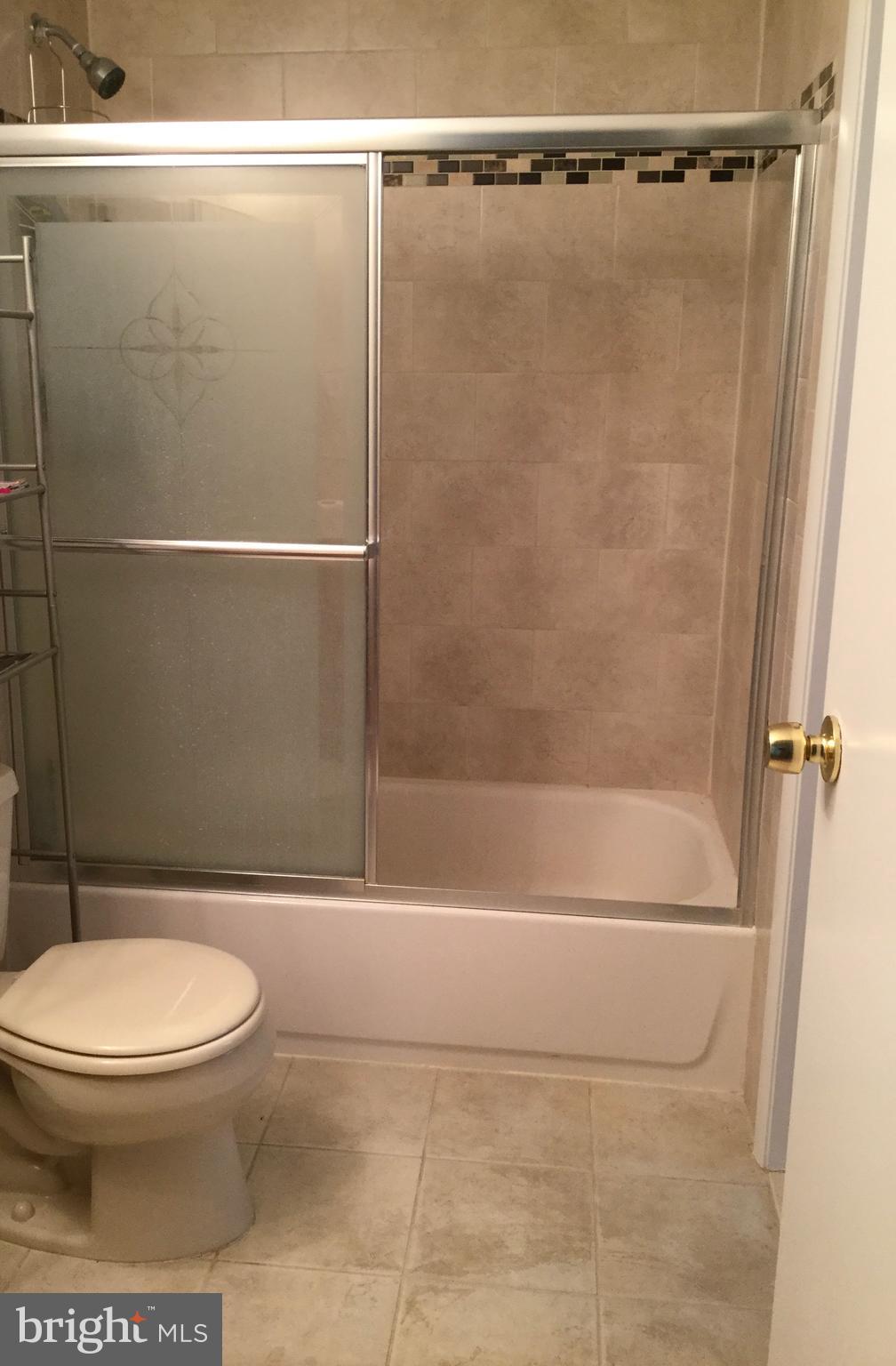 LITTLE ROCKY RUN - Residential Lease