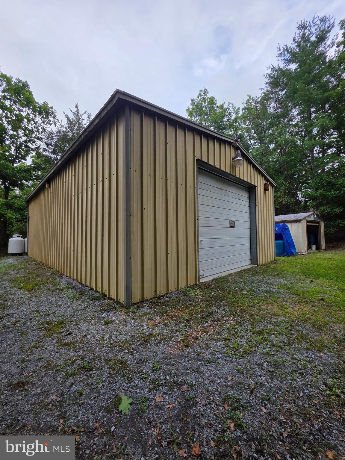 574 MOUNTAIN SLOPE LN.