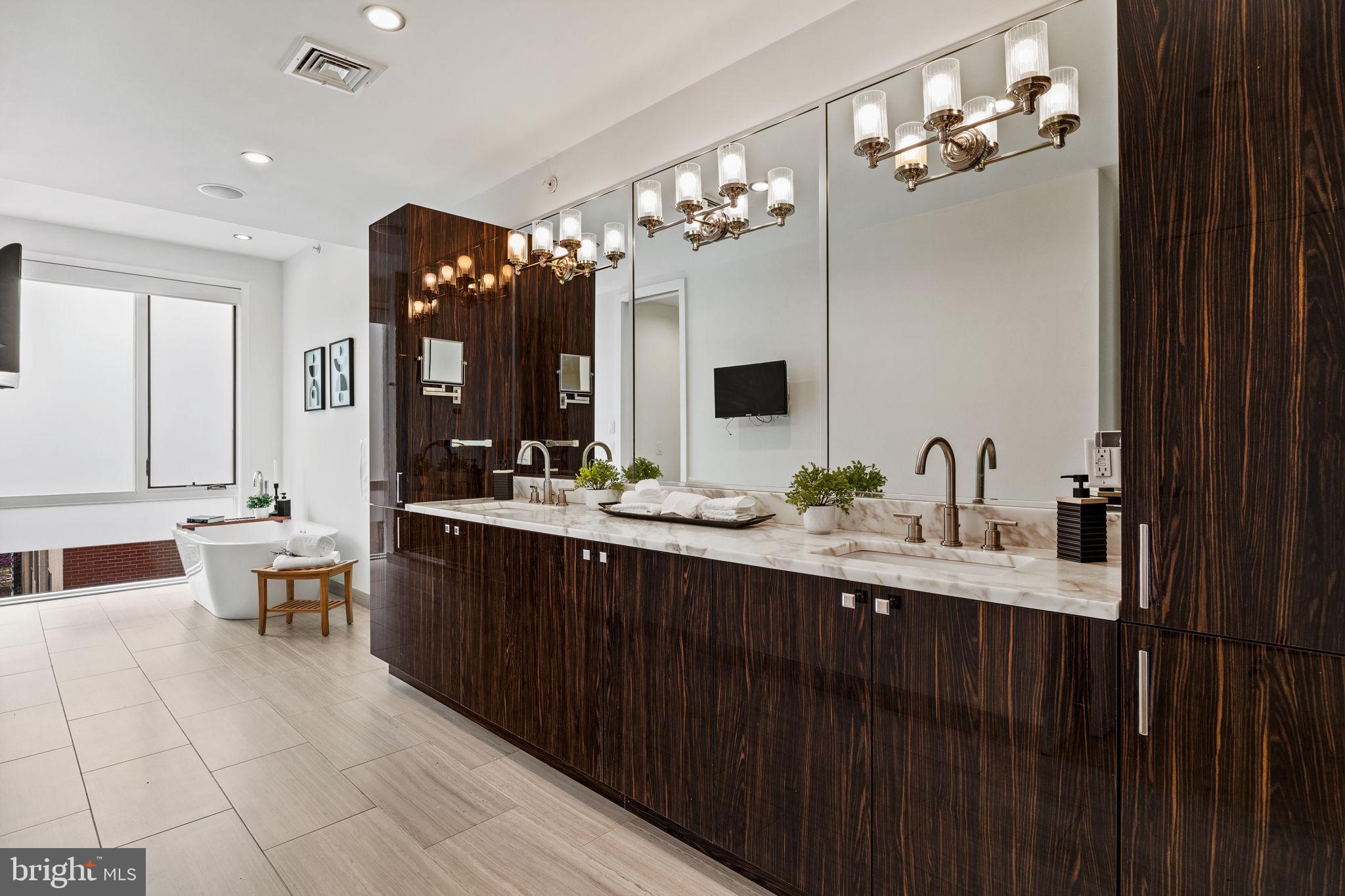 BELLA VISTA - Residential