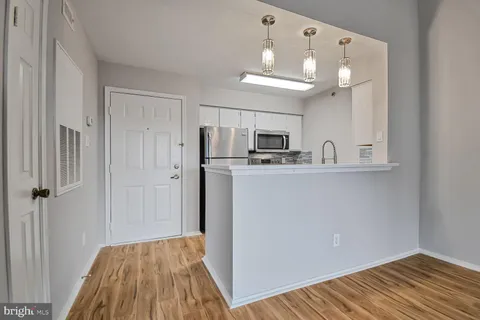 3307 Wyndham Circle Unit 4163, Alexandria, VA MLS: VAAX2043182