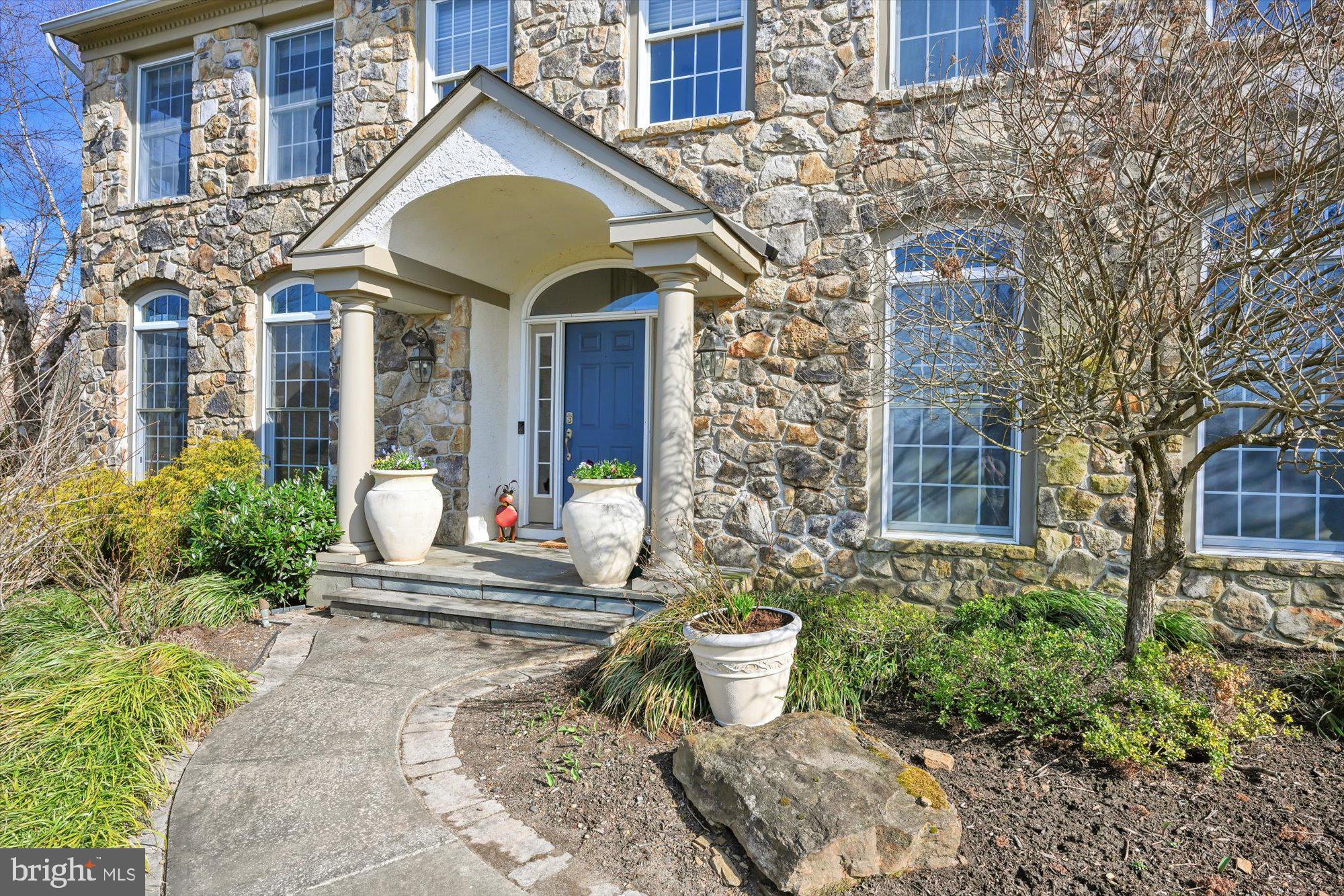 HILLHURST - Residential