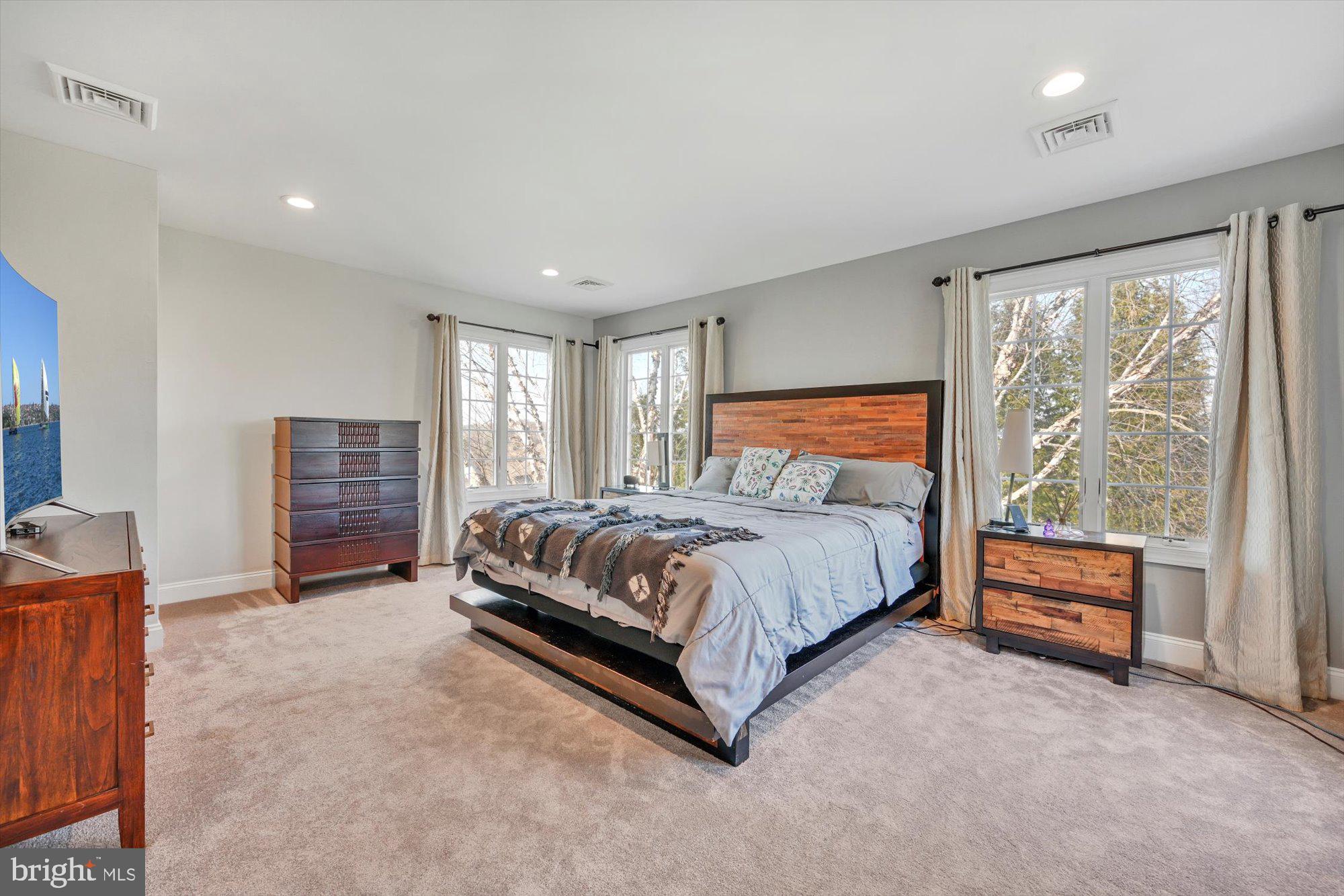 HILLHURST - Residential