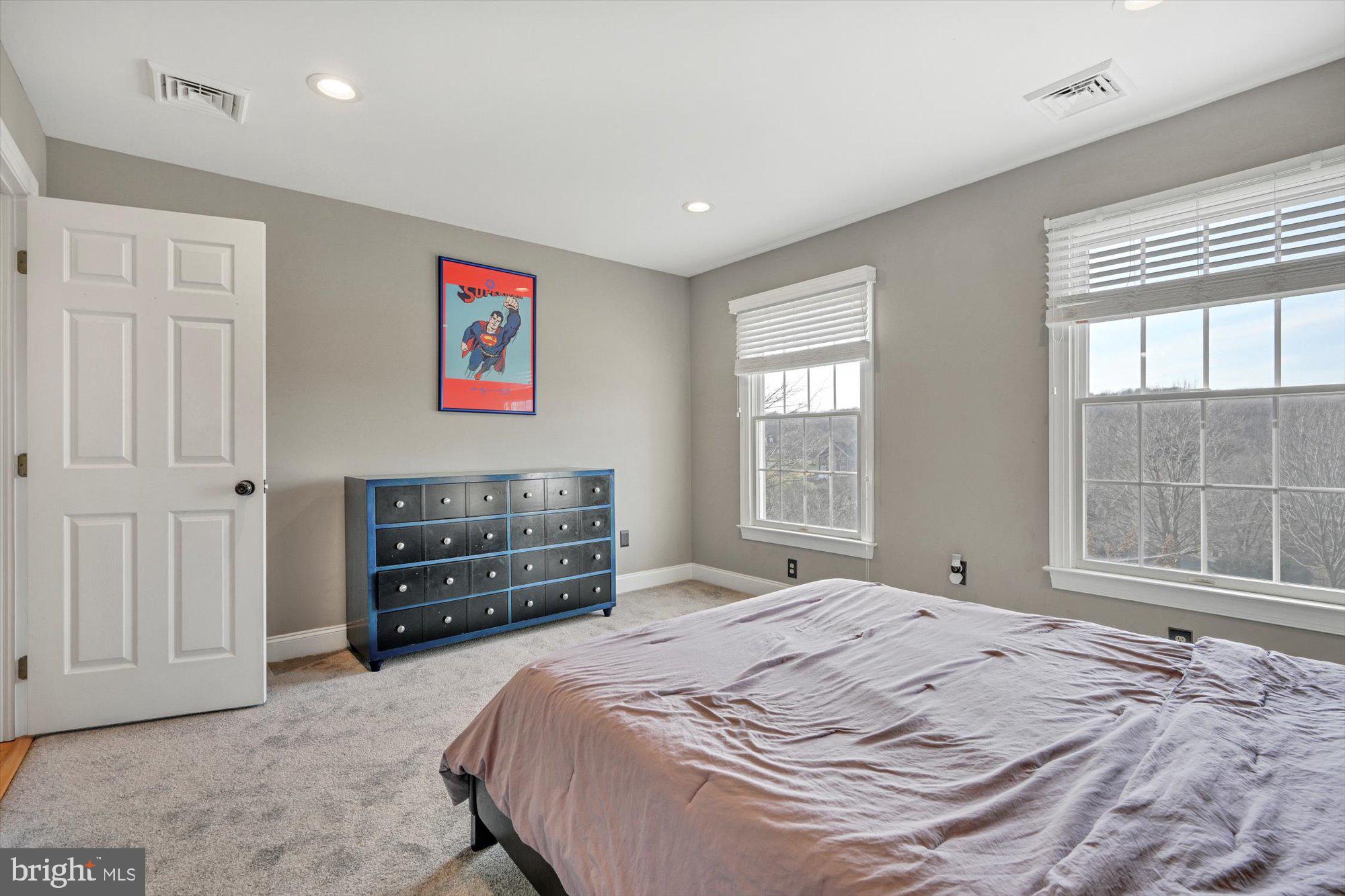 HILLHURST - Residential