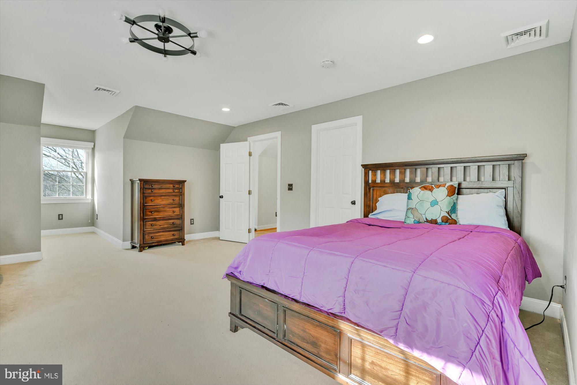 HILLHURST - Residential