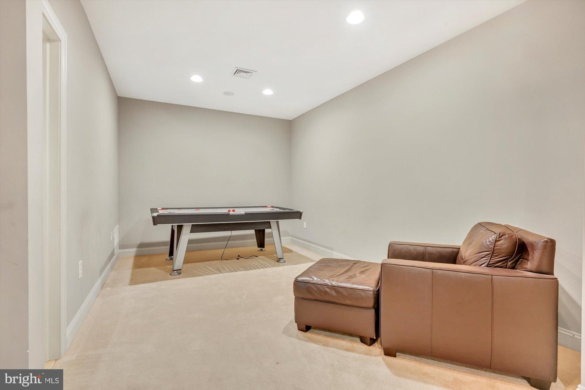 HILLHURST - Residential