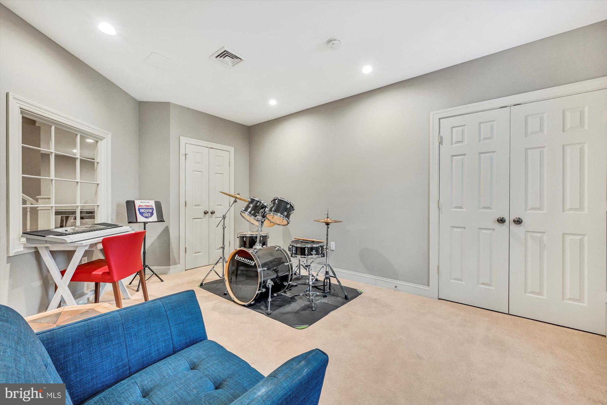 HILLHURST - Residential