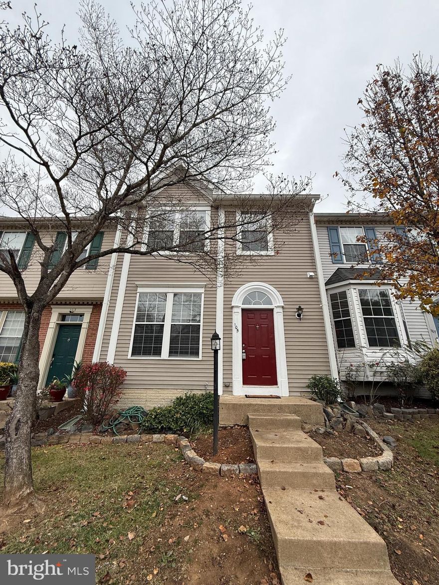 Charming townhome with amazing access to I95! This adorable home has stainless steel appliances, hardwood floors, carpet, a lovely front yard garden, back deck, and access to playgrounds and basketball courts! This is a wonderful home with a quick route to a metropolitan commute and then home for a quiet respite.