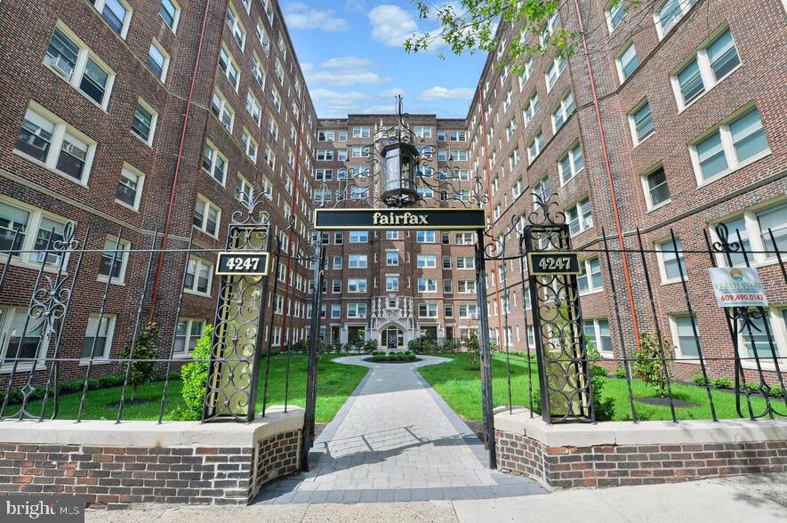 4247 LOCUST STREET 1B-313