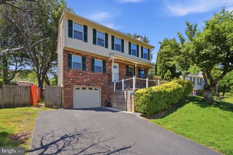 Photo of 6079 Ponhill Drive, WOODBRIDGE, VA 22193 (MLS # VAPW2116864)